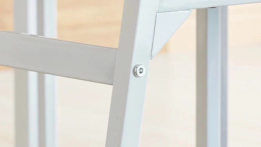 ダイニングテーブル木製ダイニング5点セットの使用イメージ。